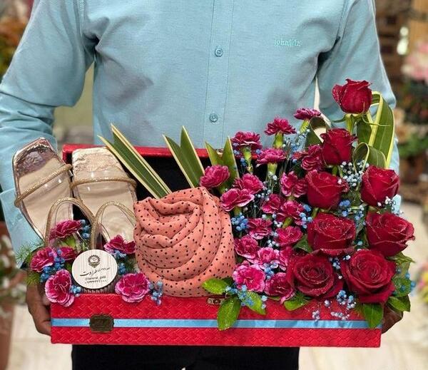 عکس دسته گل خواستگاری با شیرینی
