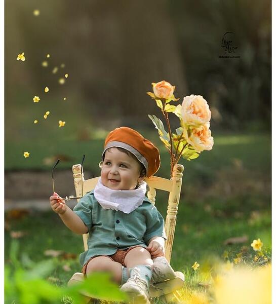 ایده ژست عکس کودک در فضای باز