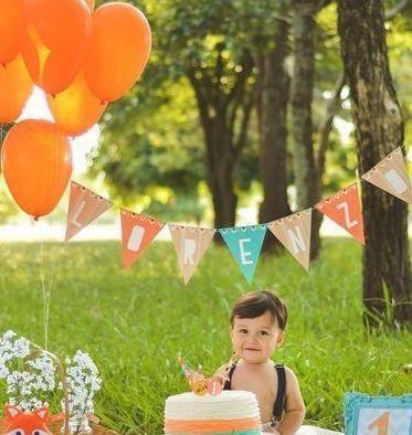 ایده ژست عکس کودک در فضای باز