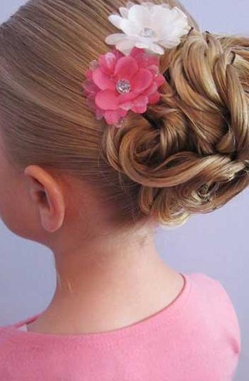 عکس مدل مو شینیون بچه گانه