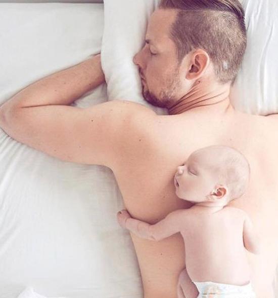 ژست عکس کودک یک ماهه