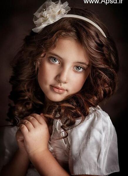 ژست عکس اتلیه کودک