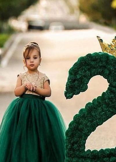 ژست عکس اتلیه کودک