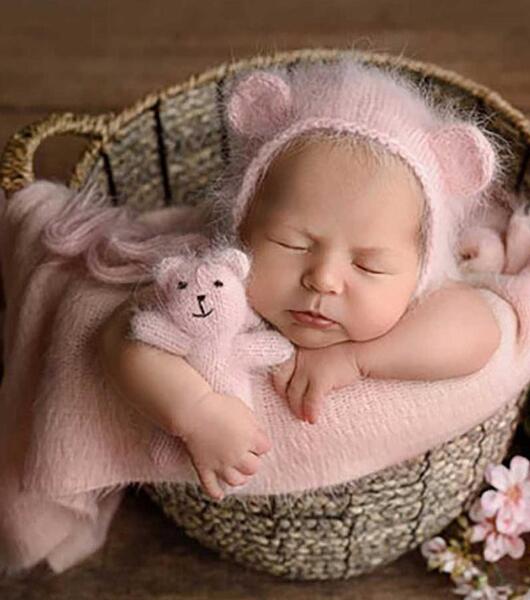 ژست عکس کودک برای شب یلدا