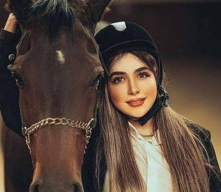 ایده ژست عکس با اسب