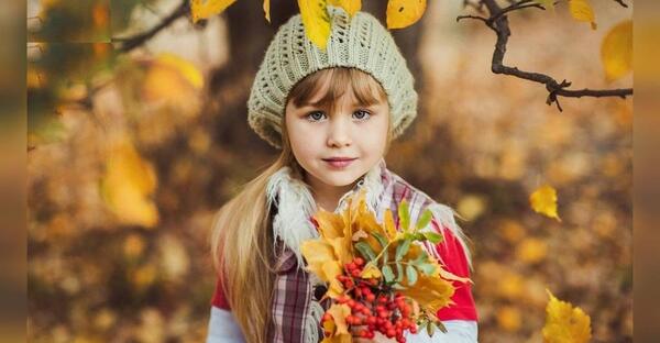 ژست عکس کودک پاییزی