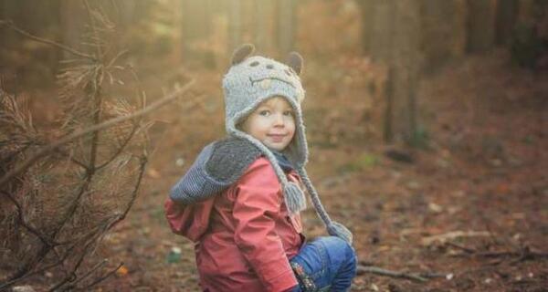 ژست عکس کودک پاییزی
