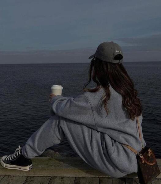 عکس پروفایل دخترونه با کلاه