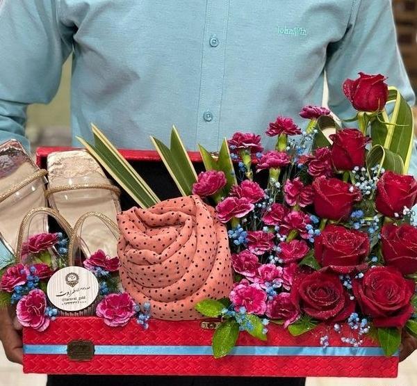 عکس فیک گل و شیرینی خواستگاری