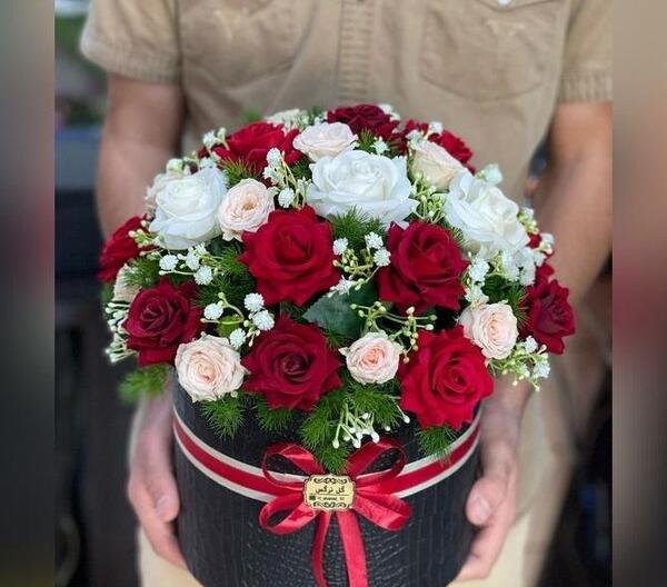 عکس فیک گل و شیرینی خواستگاری