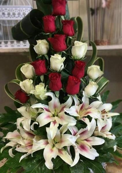 عکس فیک گل و شیرینی خواستگاری