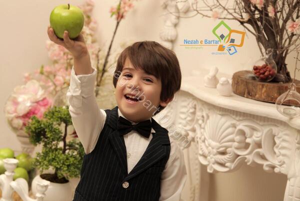 ژست عکس کودک آتلیه