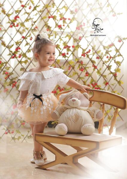 ژست عکس کودک در آتلیه