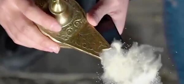 عکس از غول چراغ جادو