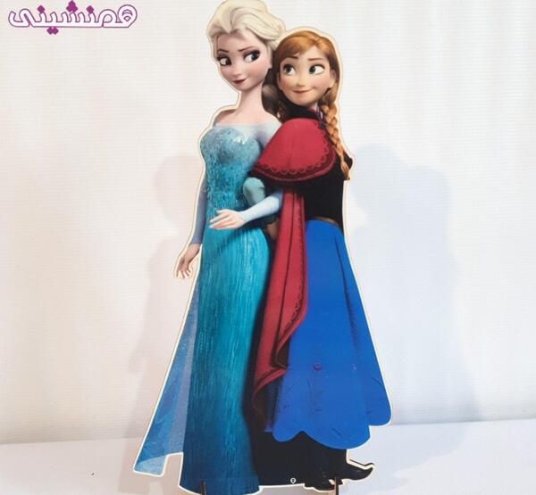 عکس السا ایستاده