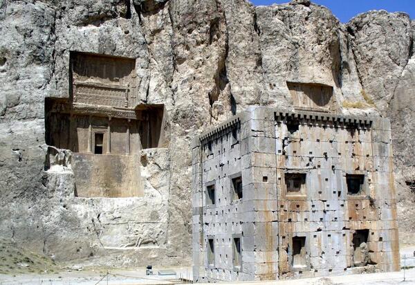 عکس زیبای خفته بیستون
