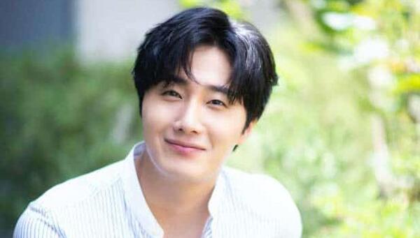 عکس بازیگران سیندرلا و چهار شوالیه