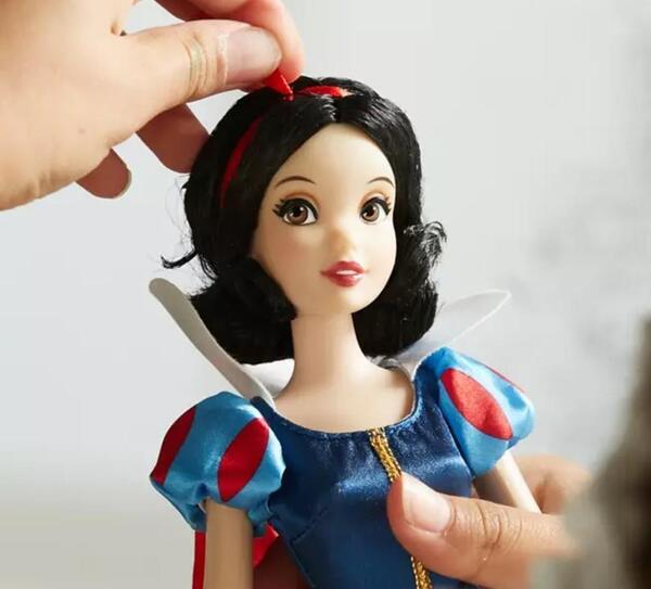 عکس عروسک سفید برفی بزرگ