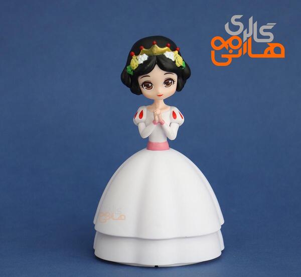عکس عروسک سفید برفی بزرگ