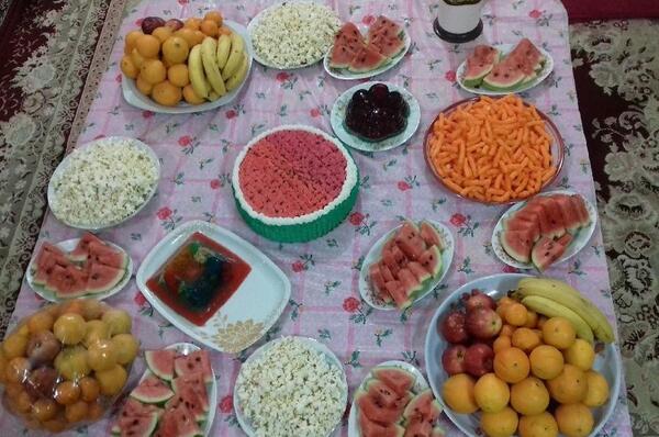 عکس سفره ساده شب یلدا
