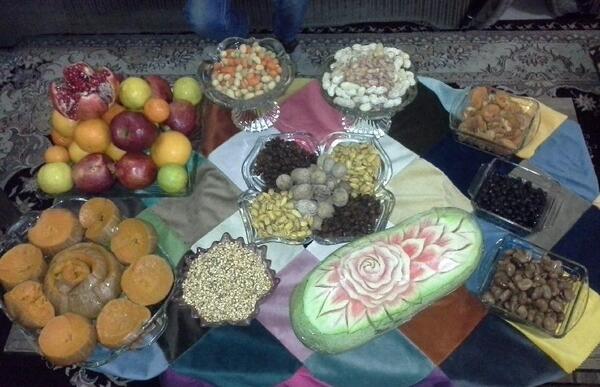 عکس سفره ساده شب یلدا