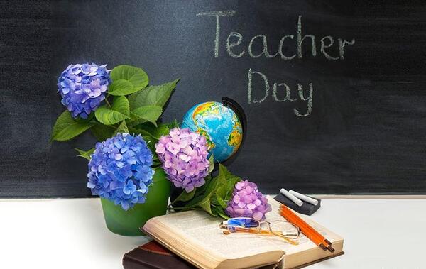 عکس گل برای تبریک روز معلم