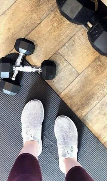 عکس فیک دخترانه در باشگاه
