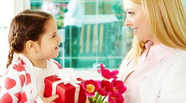 عکس تبریک گفتن به مادر