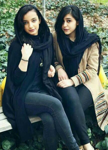 عکس فیک دخترونه ایستاده