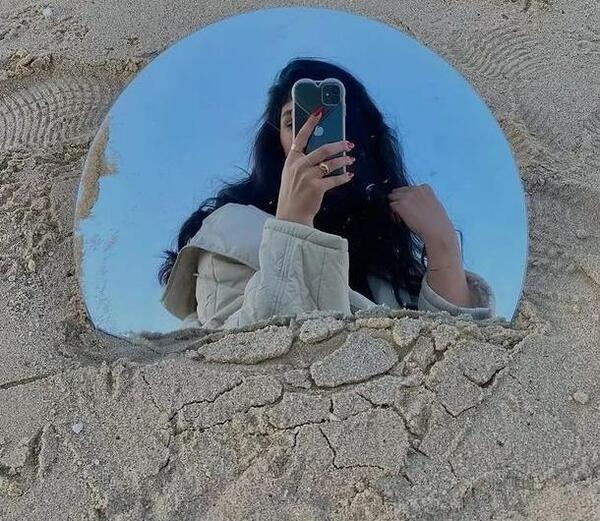 عکس فیک دخترونه ایستاده