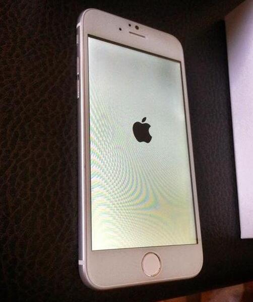 آینه فیک عکس دختر با گوشی اپل برای پروفایل