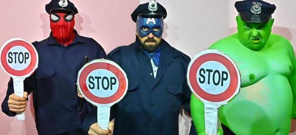 عکس مرد عنکبوتی پلیس