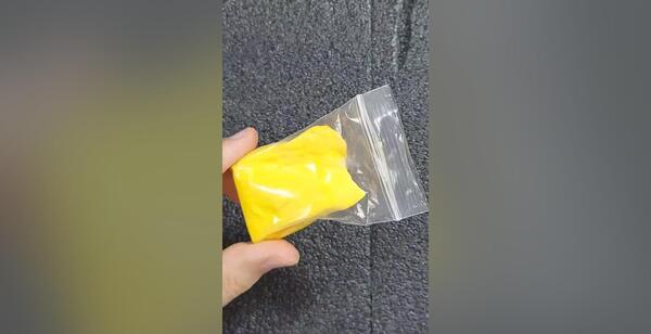 عکس نقاشی ضرب المثل هنوز دو قورت و نیمش باقیست
