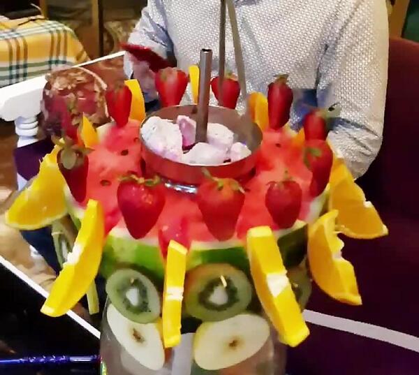عکس سفره خانه با قلیون