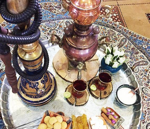 عکس سفره خانه با قلیون