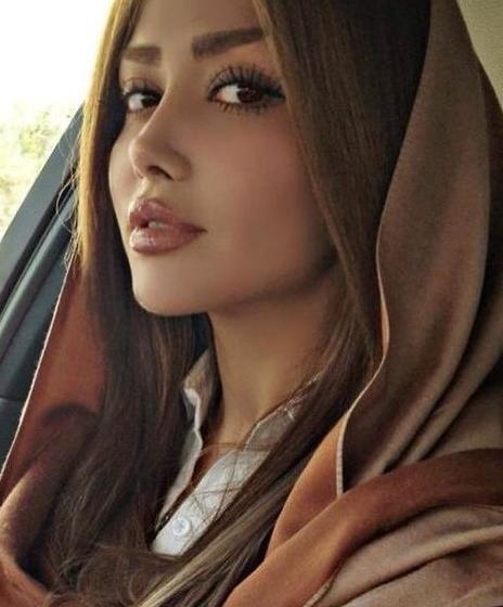 چند تا عکس فیک از یک دختر