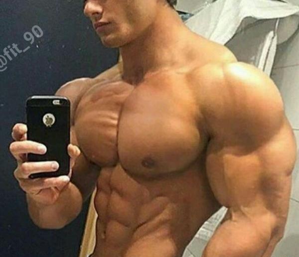 عکس فیک پسرونه بدنساز