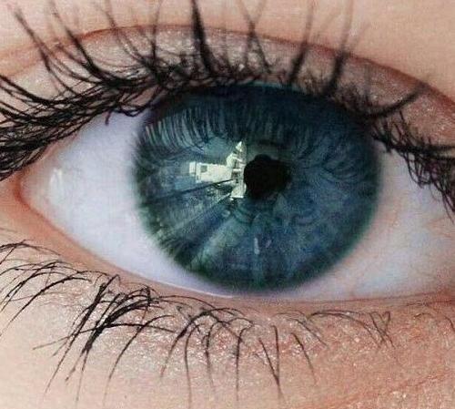 عکس فیک دخترونه چشم آبی