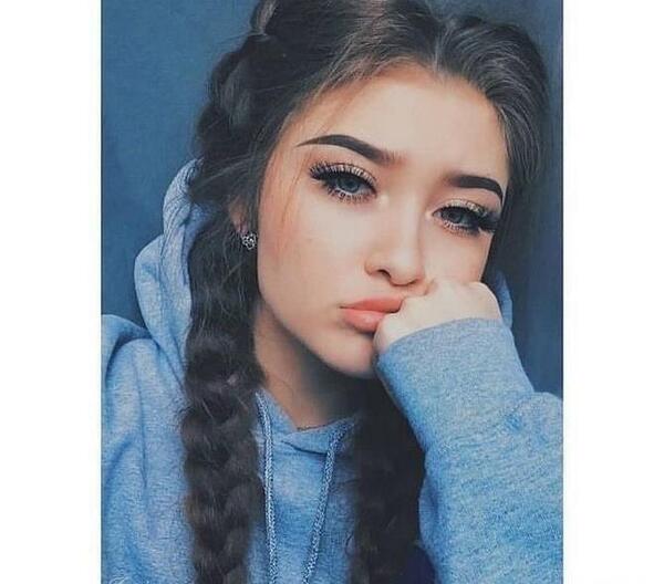 عکس فیک دخترونه چشم آبی