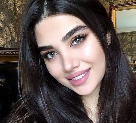 عکس فیک دخترونه طبیعی از یک نفر