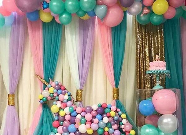 عکس بادکنک آرایی ساده برای تولد