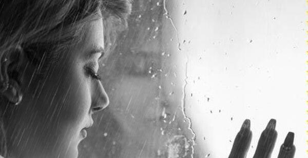 عکس نوشته غمگین دلتنگ چهره ای هستم که نمیدانم