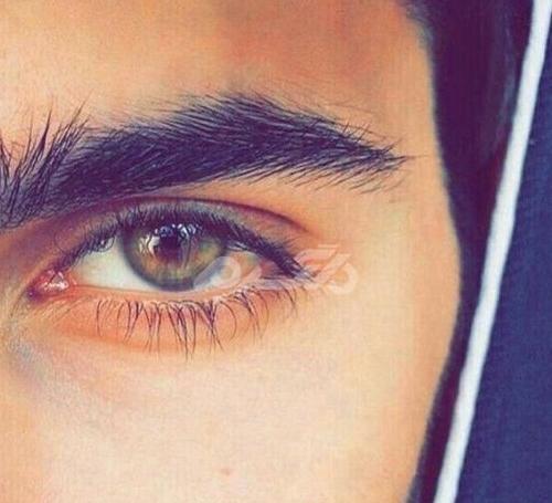 عکس فیک دختر با موهای پسرانه