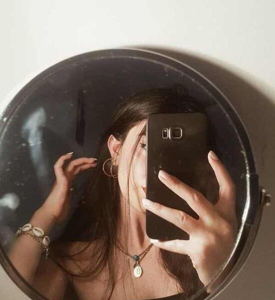 عکس فیک دخترانه در آینه