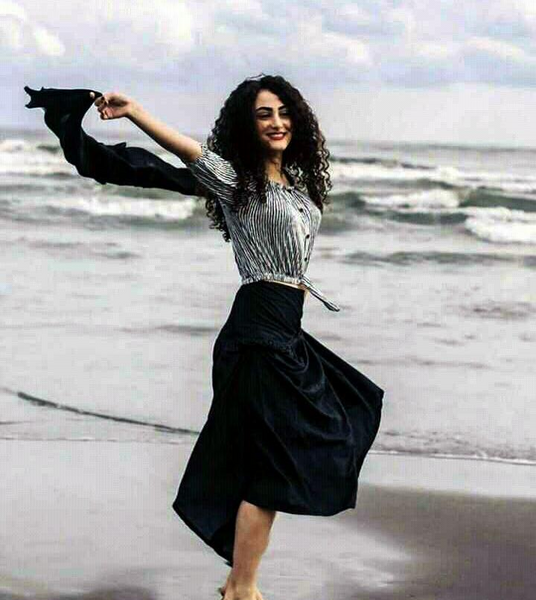 عکس گیسو پریشان