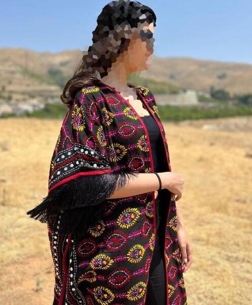 عکس مانتو با پارچه سوزن دوزی