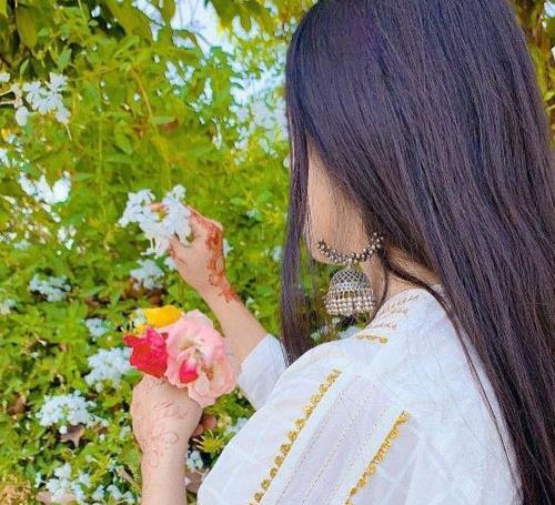 عکس پروفایل فیک دخترونه طبیعی از پشت