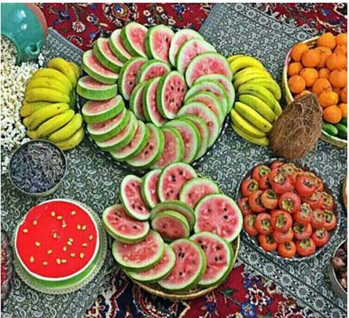 عکس سفره شب یلدا با ظروف مسی