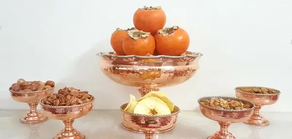 عکس سفره شب یلدا با ظروف مسی