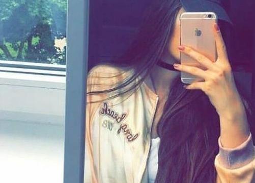 عکس فیک دختر با گوشی سامسونگ